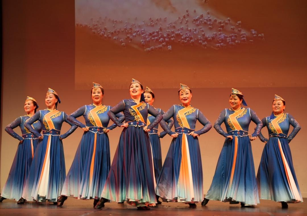 ä¸€ç¾¤äººåœ¨è·³èˆ�

AI ç”Ÿæˆ�çš„å†…å®¹å�¯èƒ½ä¸�æ­£ç¡®ã€‚