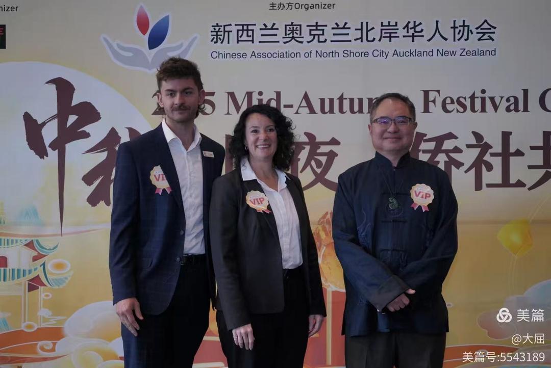 ä¸€ç¾¤ç©¿ç�€è¥¿è£…ç¬”æŒºçš„ç”·å­�ä¸�é…�å­—

AI ç”Ÿæˆ�çš„å†…å®¹å�¯èƒ½ä¸�æ­£ç¡®ã€‚