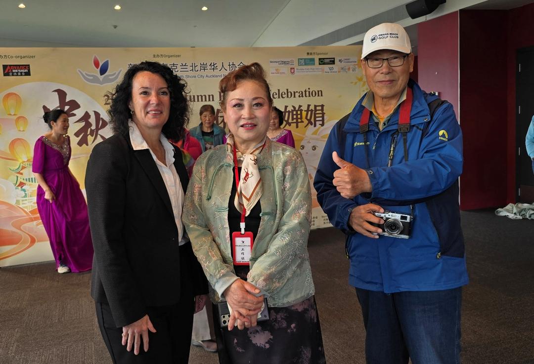 ä¸€ç¾¤æˆ´å¸½å­�çš„äººç«™åœ¨ä¸€èµ·

AI ç”Ÿæˆ�çš„å†…å®¹å�¯èƒ½ä¸�æ­£ç¡®ã€‚