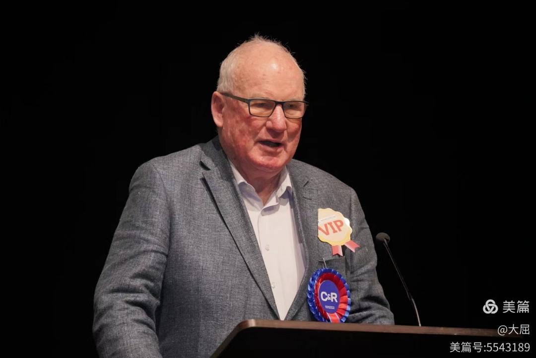 ç©¿è¥¿è£…æˆ´çœ¼é•œçš„ç”·äºº

AI ç”Ÿæˆ�çš„å†…å®¹å�¯èƒ½ä¸�æ­£ç¡®ã€‚