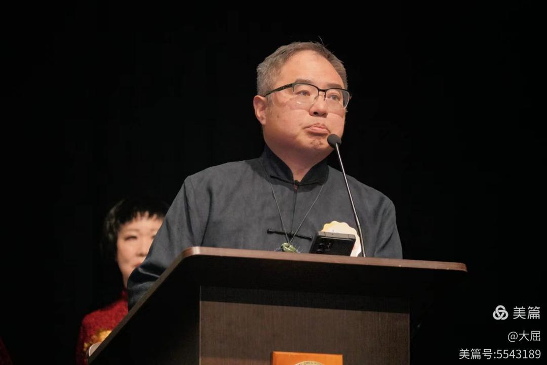 ç”·äººçœ‹ç�€ç”µè„‘

AI ç”Ÿæˆ�çš„å†…å®¹å�¯èƒ½ä¸�æ­£ç¡®ã€‚