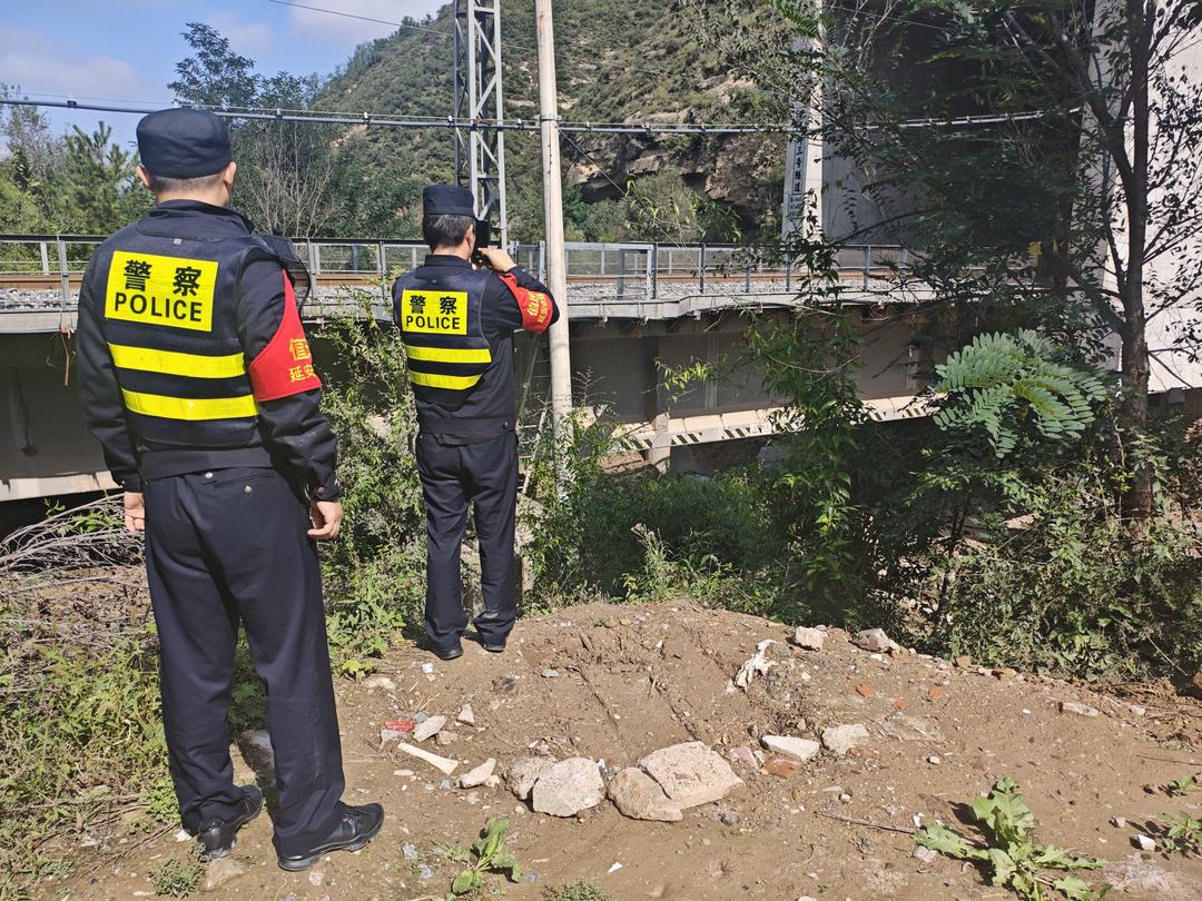 双节平安，铁警先行——延安站派出所全力下好双节安保“五步棋”