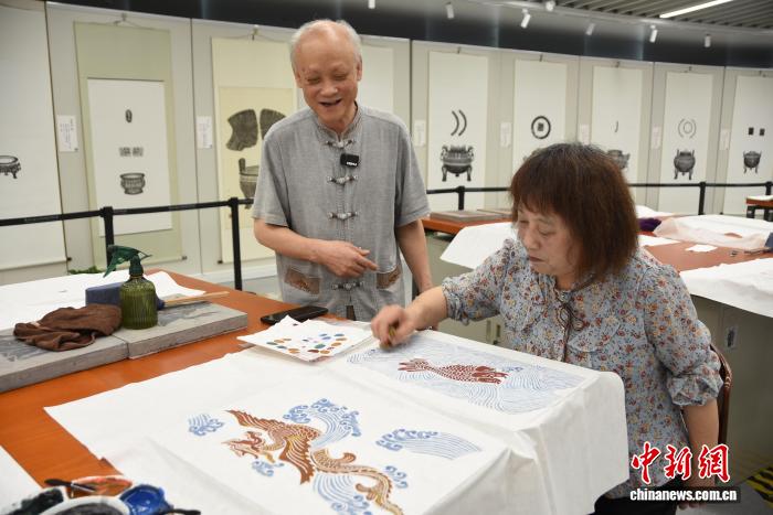 高浮雕传拓“3D打印术”拓古今_全球_新闻_华人头条