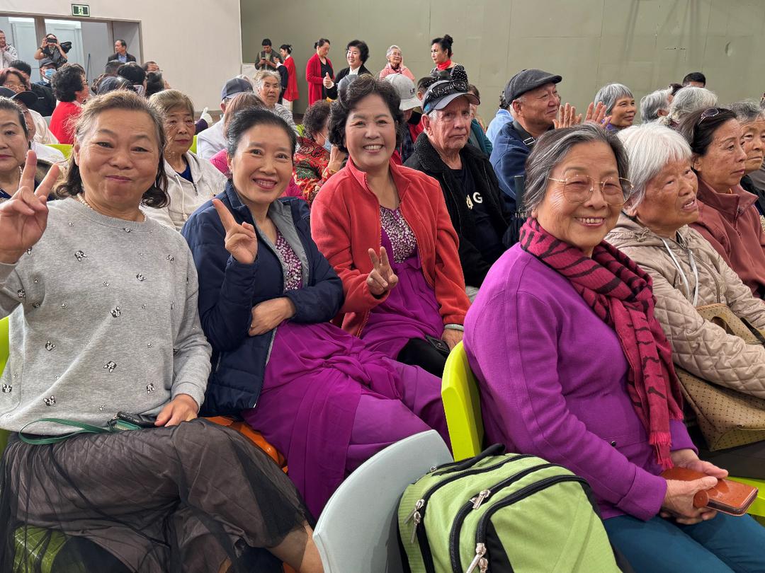 一群人聚在一起

AI 生成的内容可能不正确。