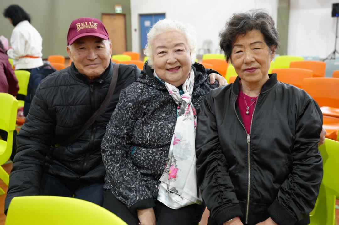 一群穿制服的人

AI 生成的内容可能不正确。