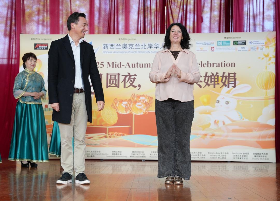 人们站在一起

AI 生成的内容可能不正确。