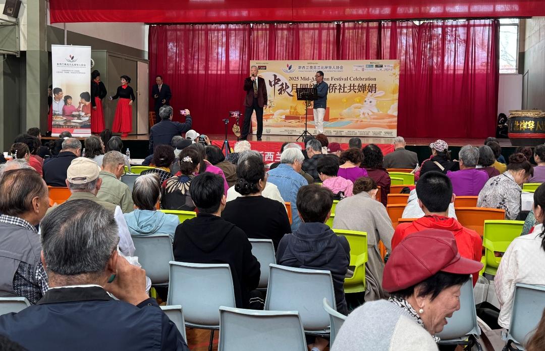 会议室里的人们

AI 生成的内容可能不正确。