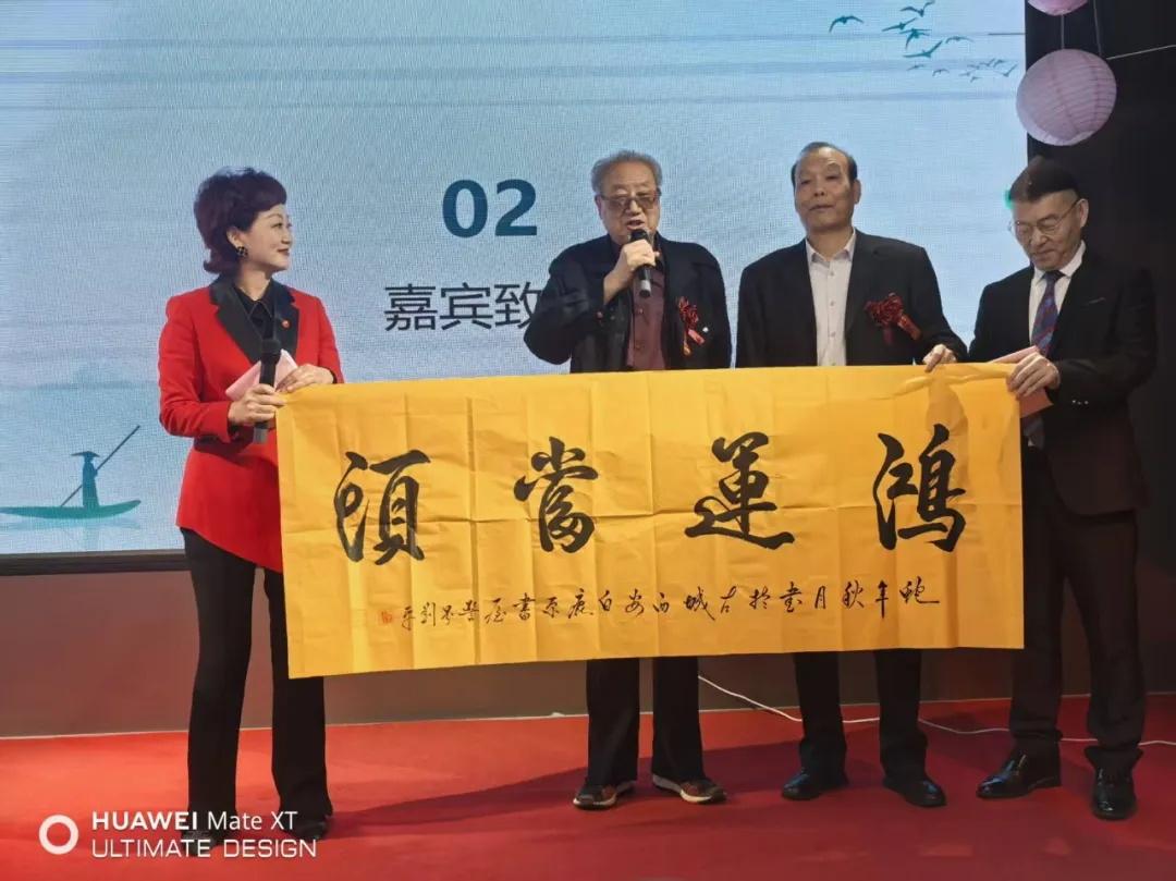 ​聚焦宴请礼品场景！<a href=https://www.shidiannet.com/zt/shaanxi/ target=_blank class=infotextkey>陕西</a>白水杜康“十三朝会客厅酒”新品发布会在西安隆重举行