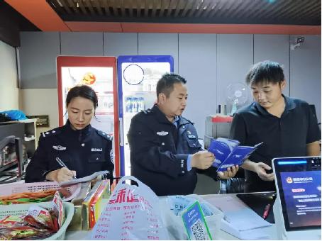 靖边县公安局走进网吧开展打击整治网谣网暴宣传活动