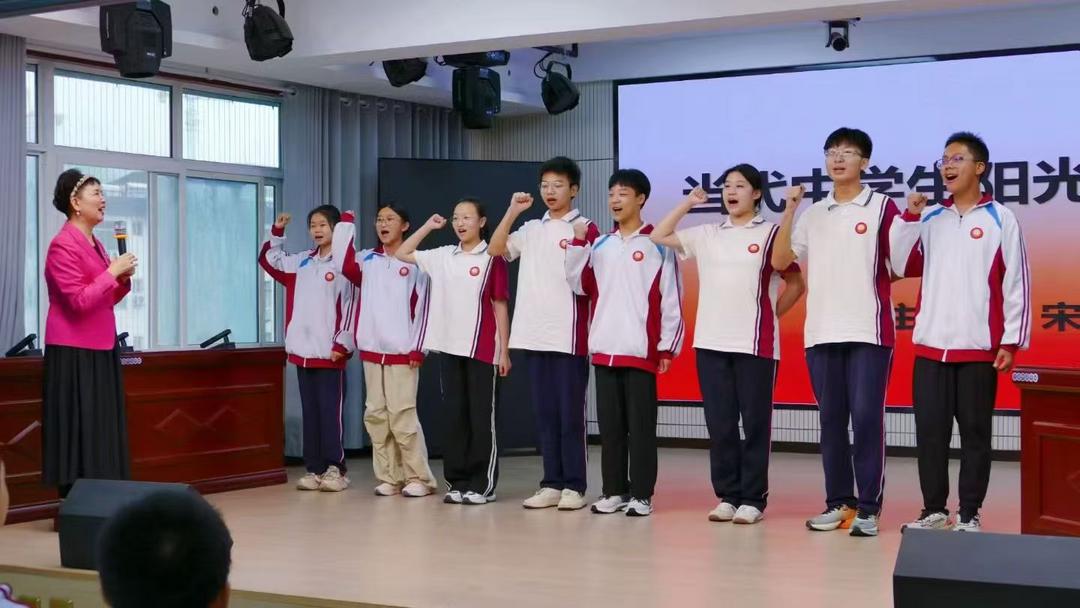 宋馨阳光心理教育被新华网树立为全国样板，23年守护百万青少年