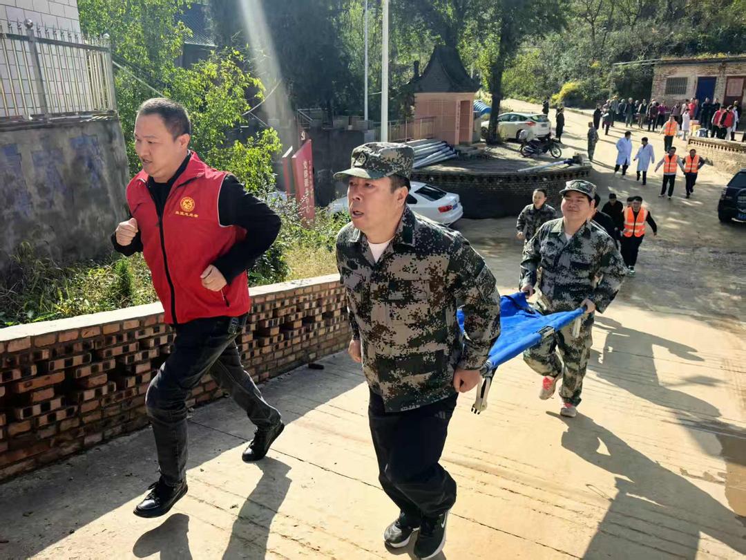 以“演”筑防 以“练”为战——吴堡县郭家沟镇开展2025年防次生灾害应急演练 以“演”筑防 以“练”为战——吴堡县郭家沟镇开展2025年防次生灾害应急演练