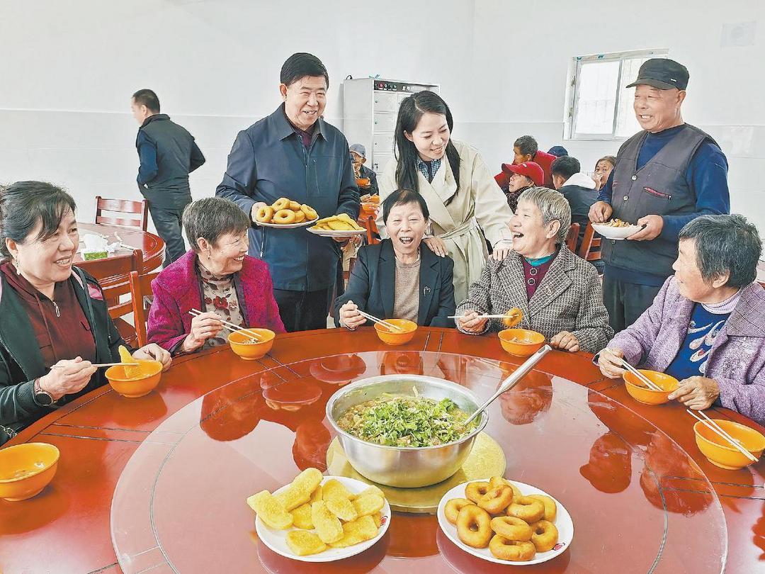 榆阳区鱼河峁镇小范地村：幸福院饭菜飘香 老人乐享好时光