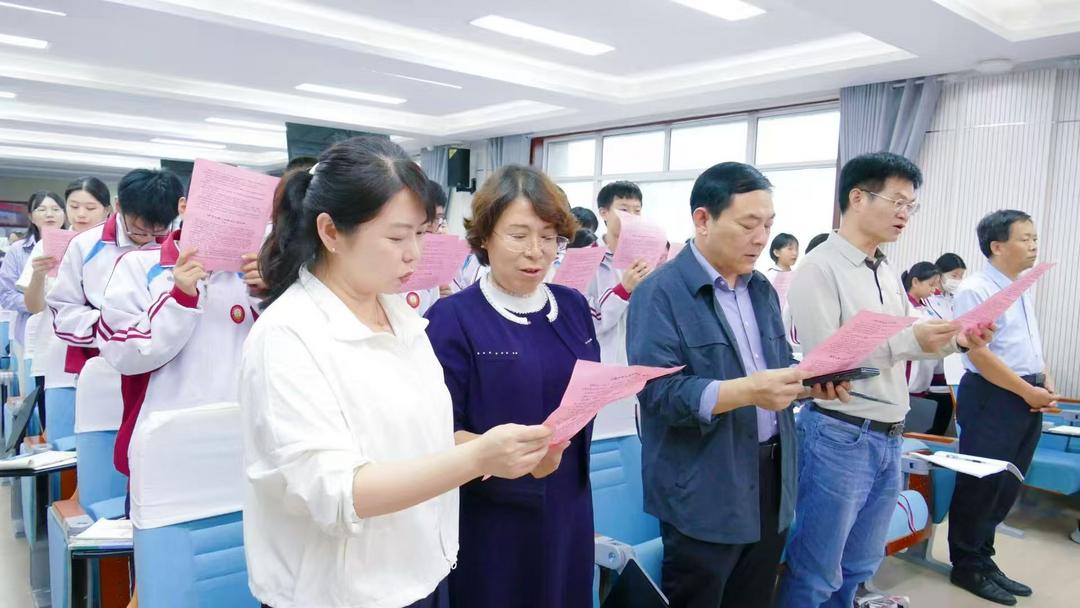 宋馨阳光心理教育被新华网树立为全国样板，23年守护百万青少年