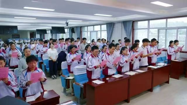 宋馨阳光心理教育被新华网树立为全国样板，23年守护百万青少年