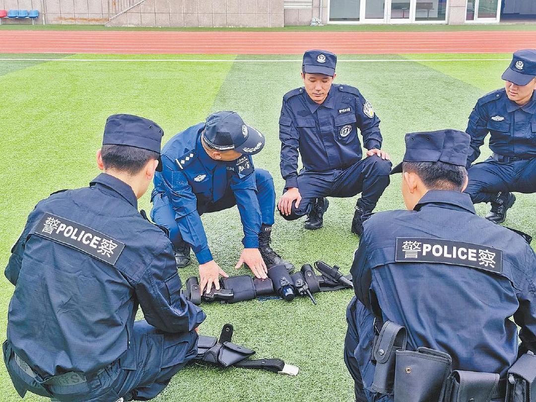 子洲县公安局组织多警种联合开展实战化训练