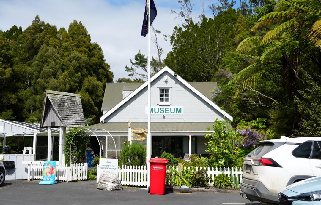 房子前的汽车
AI 生成的内容可能不正确。