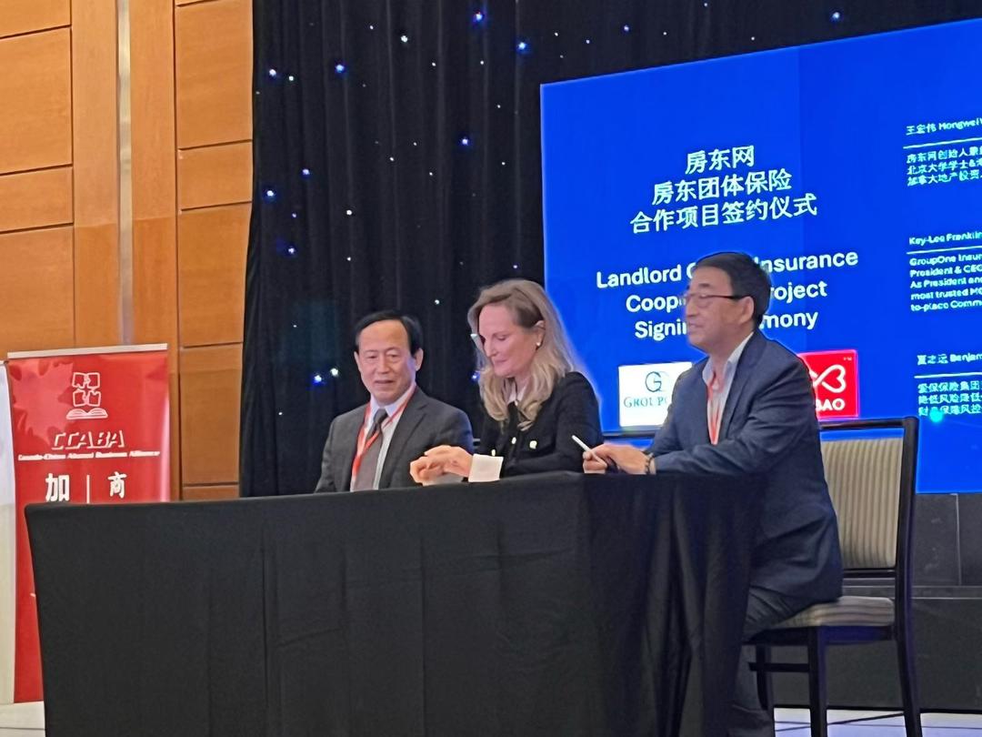 电脑前的人们 AI 生成的内容可能不正确。