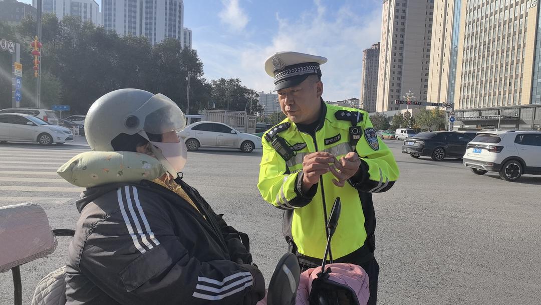 靖边交警机关警力下沉一线 打响城市交通环境整治攻坚战