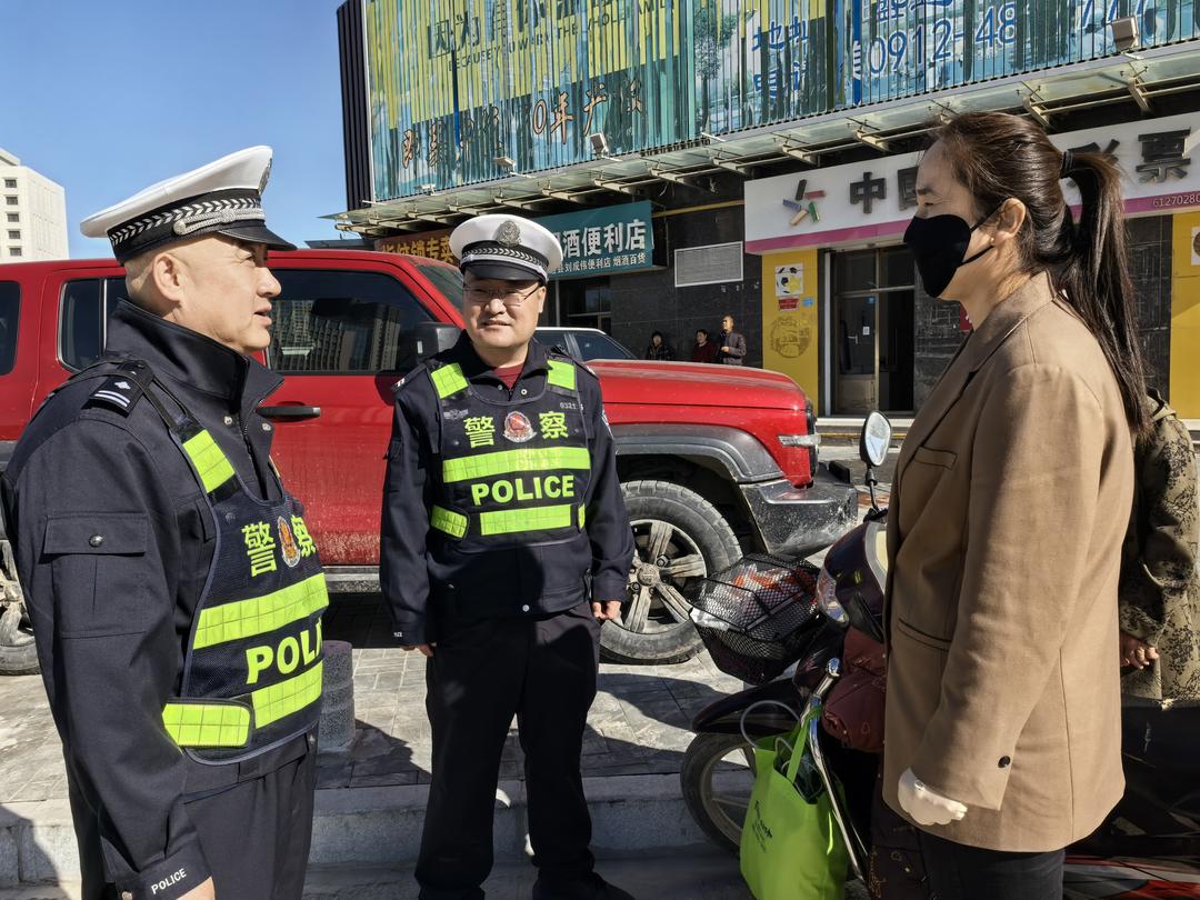 靖边交警机关警力下沉一线 打响城市交通环境整治攻坚战