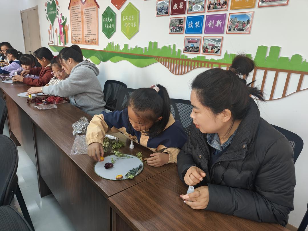 金沙路街道公园社区：“无痕教育”从理论到实践，家社共育绘就成长画卷