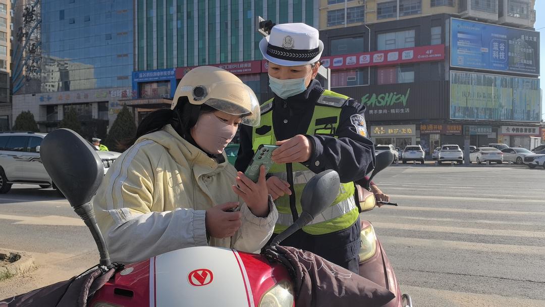 靖边交警机关警力下沉一线 打响城市交通环境整治攻坚战