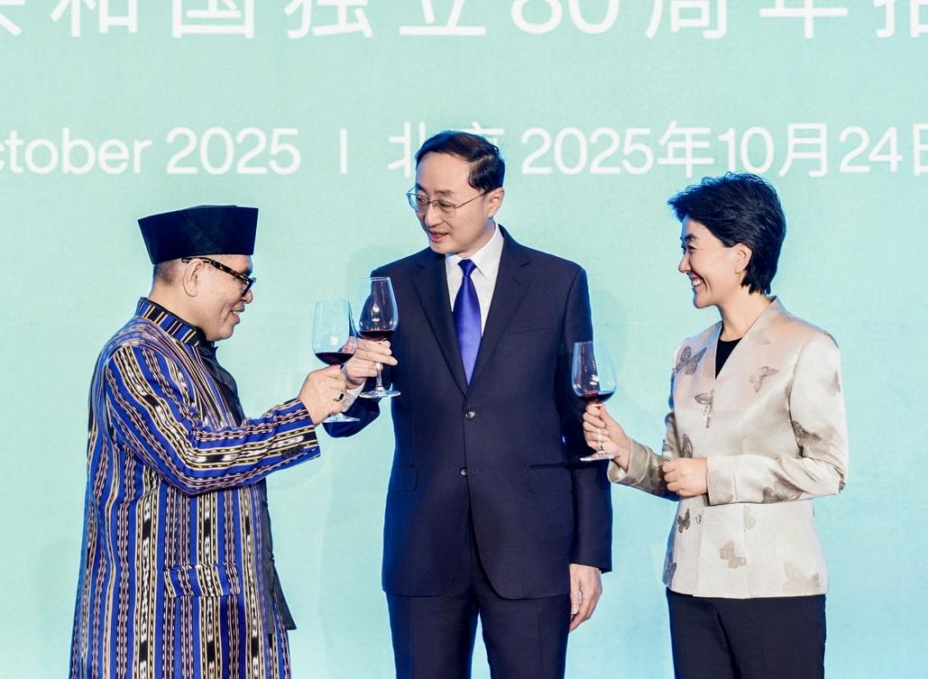 韦燕总裁同多国大使出席印尼独立80周年国庆招待会-华闻时空