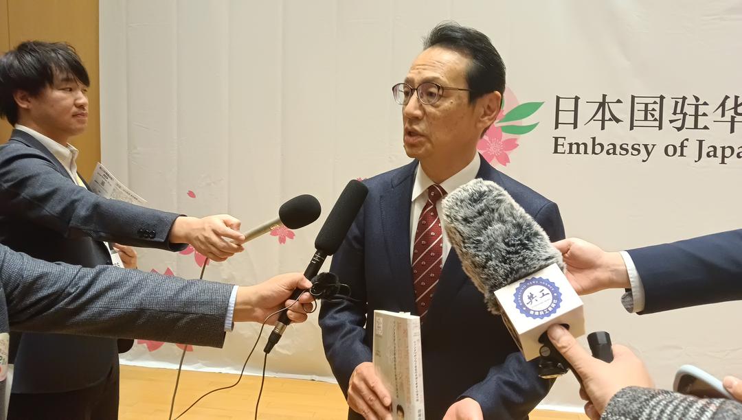 共工新闻社副社长王群采访日本驻华大使金杉宪治(图1) 共工新闻社副社长王群采访日本驻华大使金杉宪治(图1)