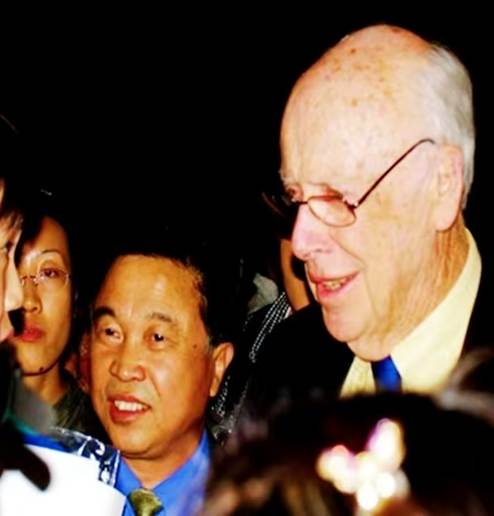 沃森博士在空港实验室