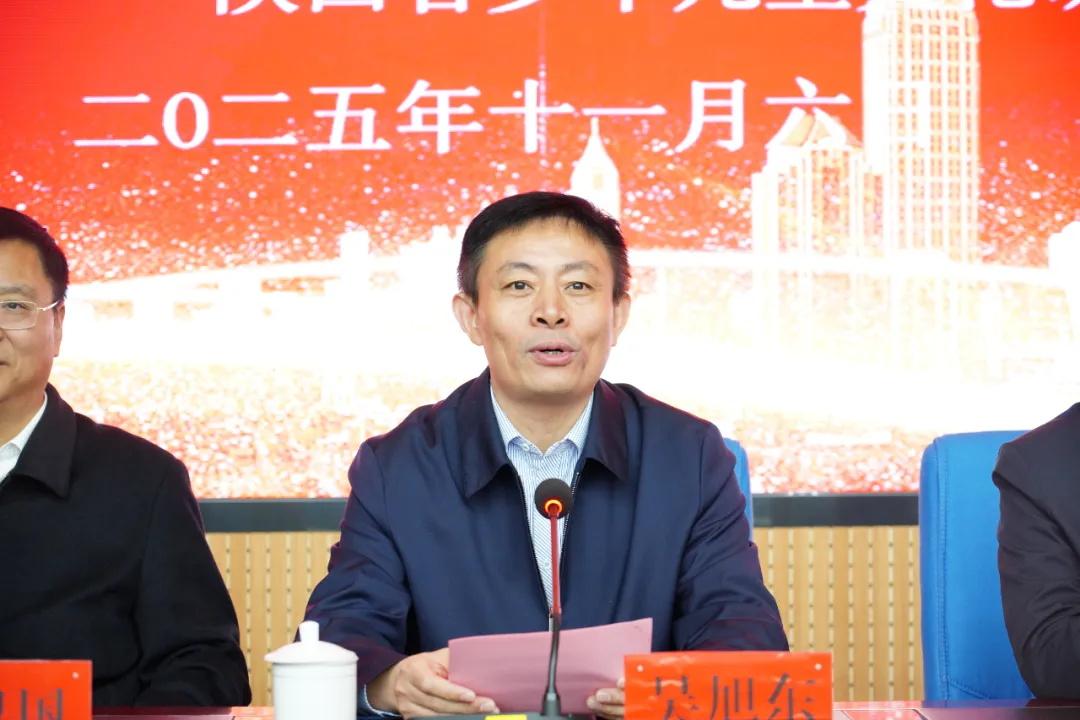 陕西省少年儿童文化研究会卞正华会长携手爱心企业为阜宁县80所中小学捐赠55.6万科教物资