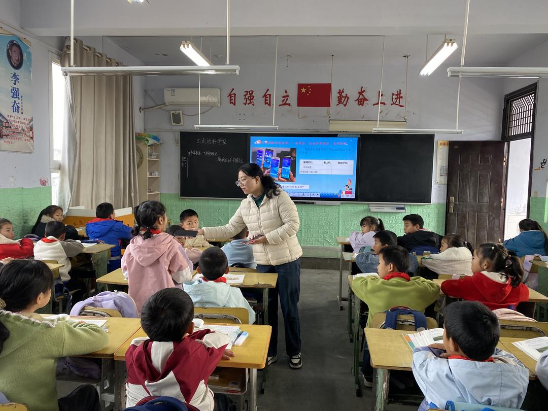 汉中百名教师齐聚柳树镇中心学校,三新课堂赋能乡村教育