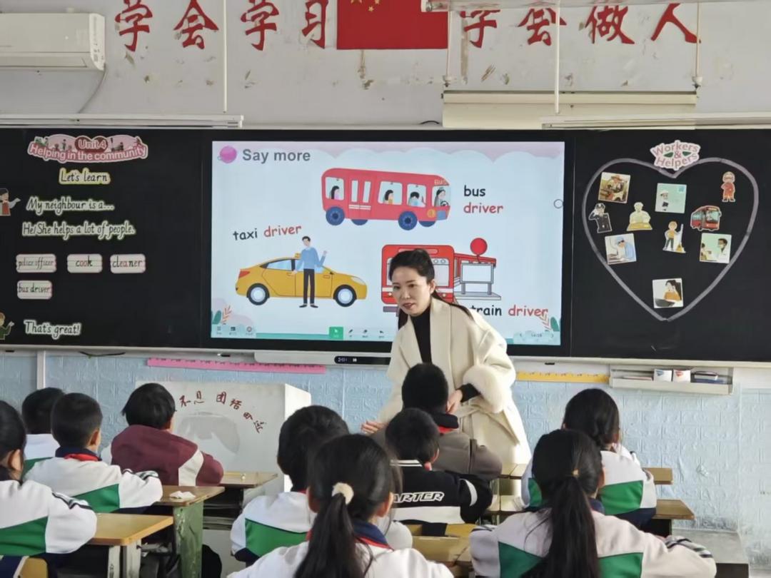 汉中百名教师齐聚柳树镇中心学校,三新课堂赋能乡村教育