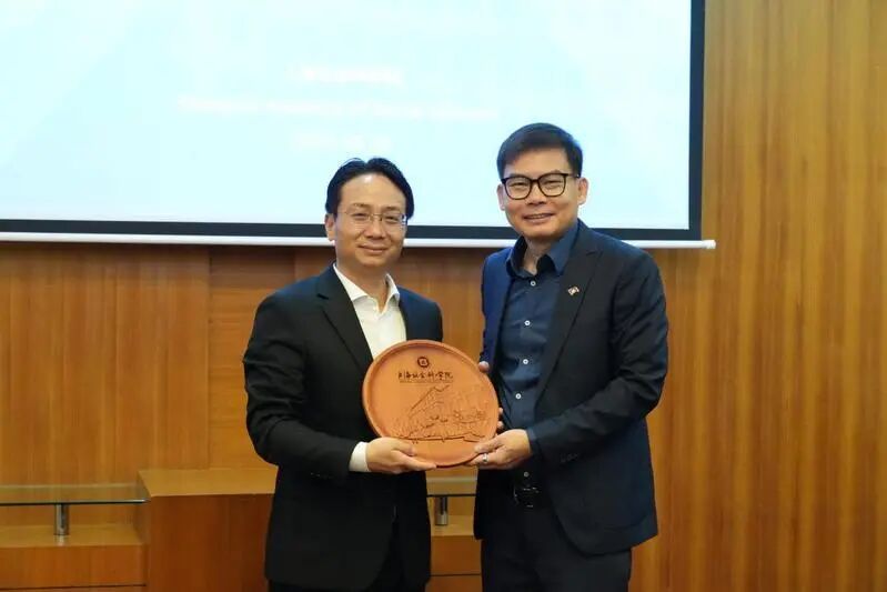 柬埔寨国民议会总秘书处代表团访问上海社科院