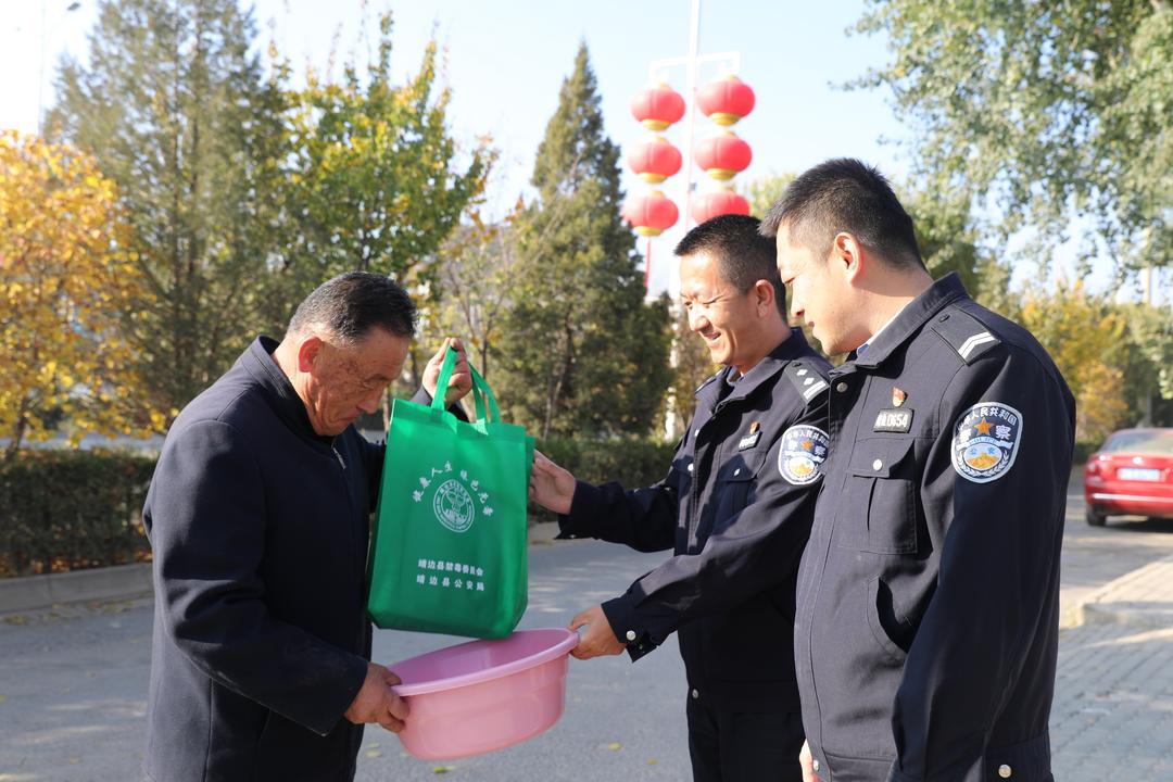 靖边公安：向暖而行，便是好风“警”
