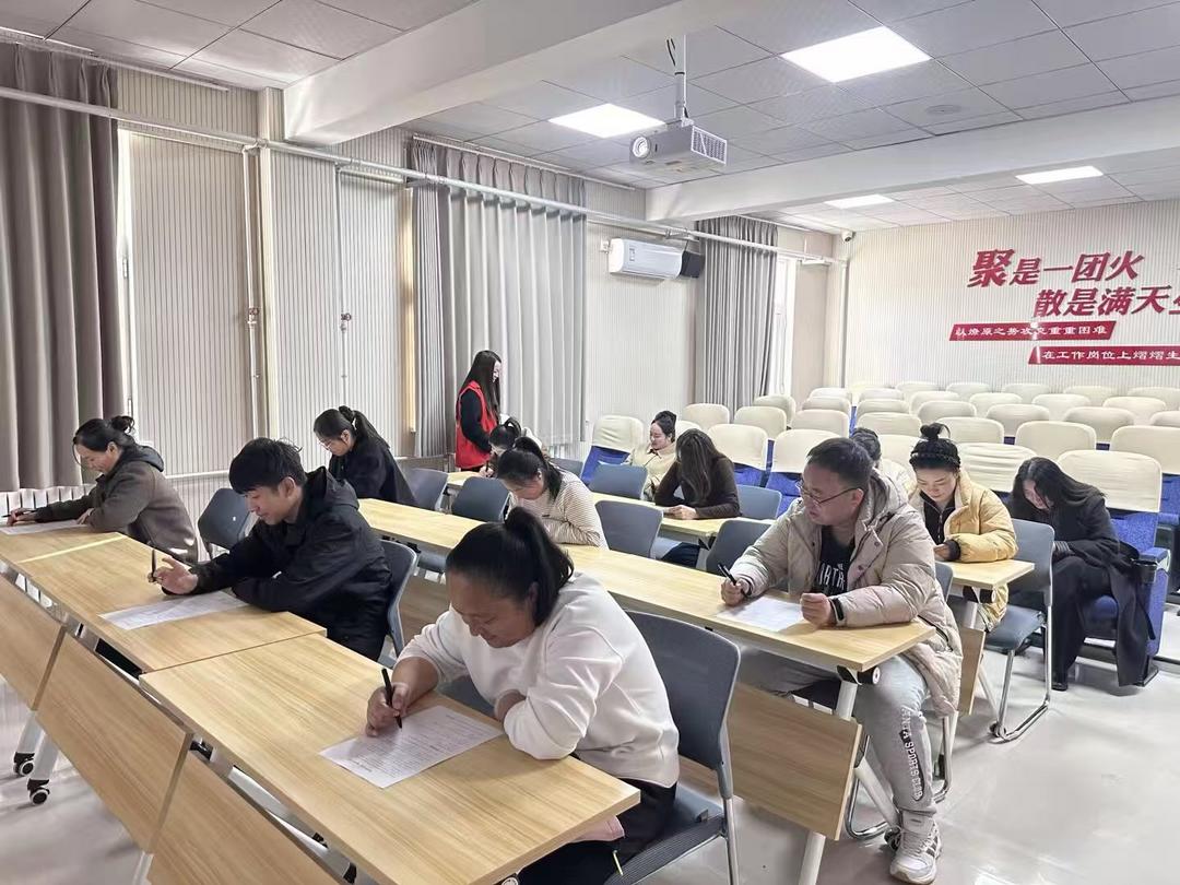 榆阳区崇文办葡萄园社区“强国复兴有我”理论知识竞赛圆满举行