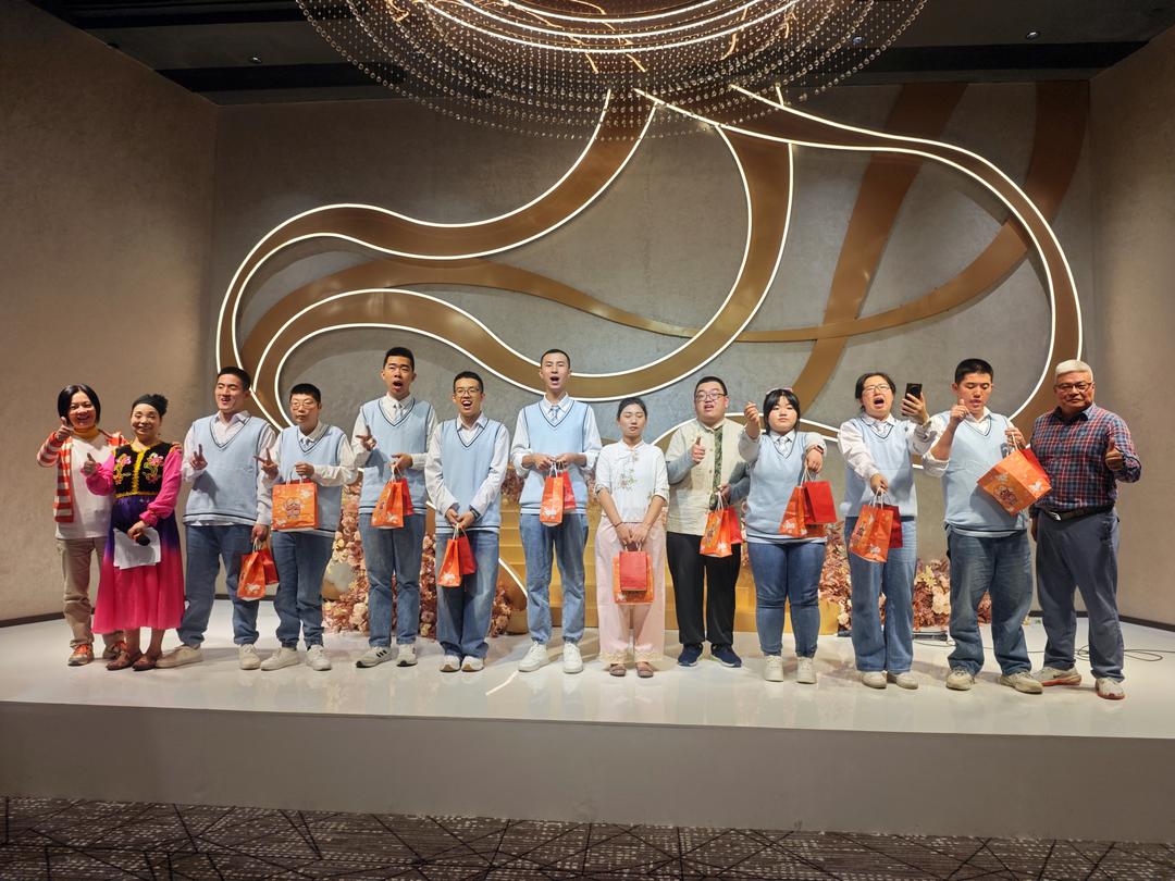 跨越海峡的温柔约定|陈习珍领航 温台公益音乐会暖透“星”世界(图6) 跨越海峡的温柔约定|陈习珍领航 温台公益音乐会暖透“星”世界(图6)