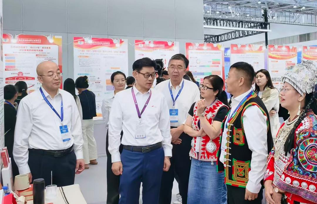 神木市职业技术教育中心创新成果亮相第七届教博会——“一体两翼、三岗四环、五步六措”打造中职教师发展新范式