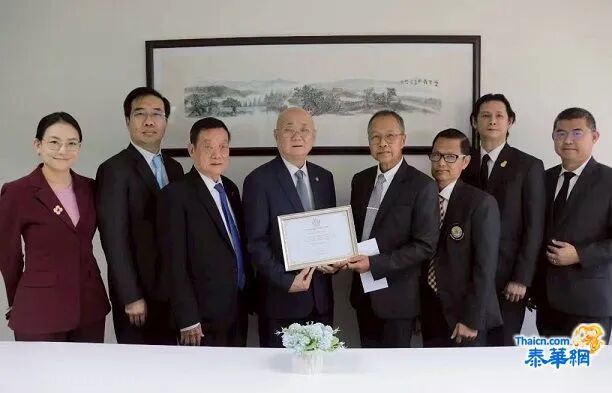 Dr. Darwin Yang, President of the ASEAN China Chamber of Commerce, was invited to serve as a consult