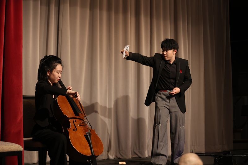 李德伦音乐基金会举行中西汇粹音乐宴会 加拿大共工新闻社社长孙瑞祥教授采访李德伦音乐基金会理事长李燕女士(图5) 李德伦音乐基金会举行中西汇粹音乐宴会 加拿大共工新闻社社长孙瑞祥教授采访李德伦音乐基金会理事长李燕女士(图5)