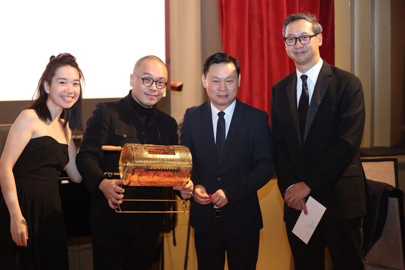 李德伦音乐基金会举行中西汇粹音乐宴会 加拿大共工新闻社社长孙瑞祥教授采访李德伦音乐基金会理事长李燕女士(图9) 李德伦音乐基金会举行中西汇粹音乐宴会 加拿大共工新闻社社长孙瑞祥教授采访李德伦音乐基金会理事长李燕女士(图9)