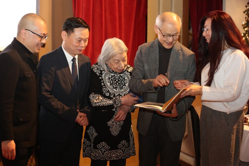 李德伦音乐基金会举行中西汇粹音乐宴会 加拿大共工新闻社社长孙瑞祥教授采访李德伦音乐基金会理事长李燕女士(图20) 李德伦音乐基金会举行中西汇粹音乐宴会 加拿大共工新闻社社长孙瑞祥教授采访李德伦音乐基金会理事长李燕女士(图20)