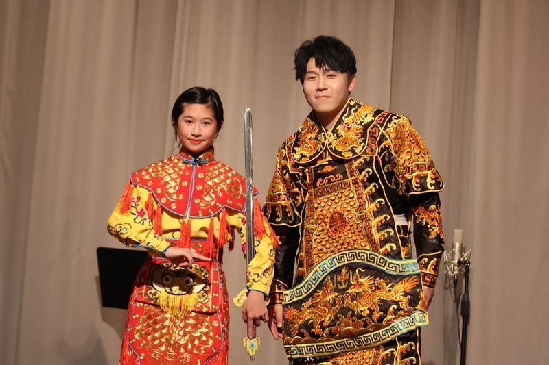 李德伦音乐基金会举行中西汇粹音乐宴会 加拿大共工新闻社社长孙瑞祥教授采访李德伦音乐基金会理事长李燕女士(图12) 李德伦音乐基金会举行中西汇粹音乐宴会 加拿大共工新闻社社长孙瑞祥教授采访李德伦音乐基金会理事长李燕女士(图12)