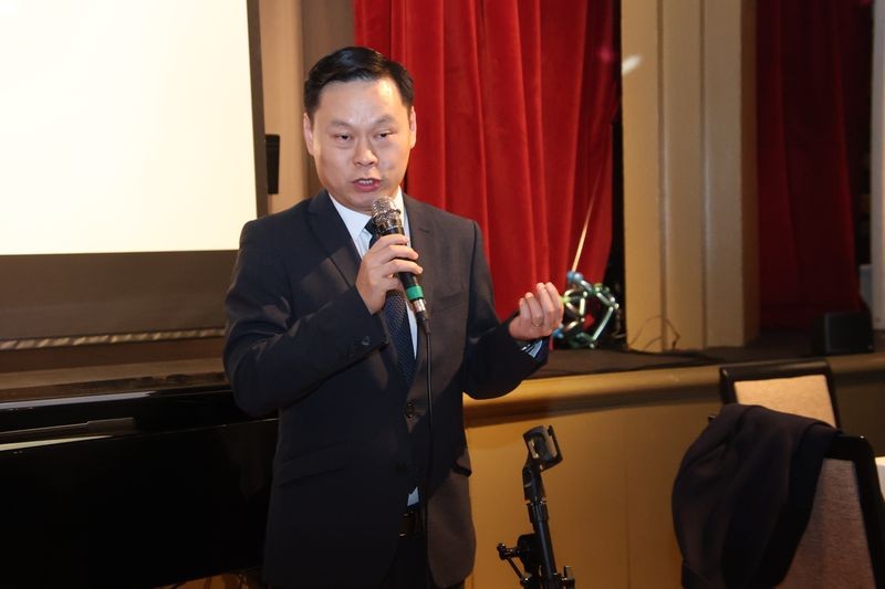 李德伦音乐基金会举行中西汇粹音乐宴会 加拿大共工新闻社社长孙瑞祥教授采访李德伦音乐基金会理事长李燕女士(图2) 李德伦音乐基金会举行中西汇粹音乐宴会 加拿大共工新闻社社长孙瑞祥教授采访李德伦音乐基金会理事长李燕女士(图2)