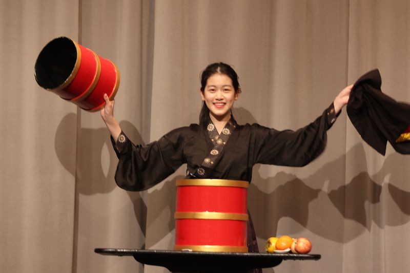 李德伦音乐基金会举行中西汇粹音乐宴会 加拿大共工新闻社社长孙瑞祥教授采访李德伦音乐基金会理事长李燕女士(图13) 李德伦音乐基金会举行中西汇粹音乐宴会 加拿大共工新闻社社长孙瑞祥教授采访李德伦音乐基金会理事长李燕女士(图13)