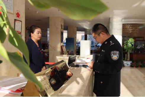 靖边县公安局新庄派出所冯东冬：在社区警务的星河里点亮“平凡”