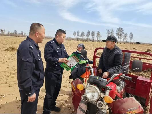 靖边县公安局沙石峁森林派出所：“三强化”织密网 为寒衣节“锁”住火患