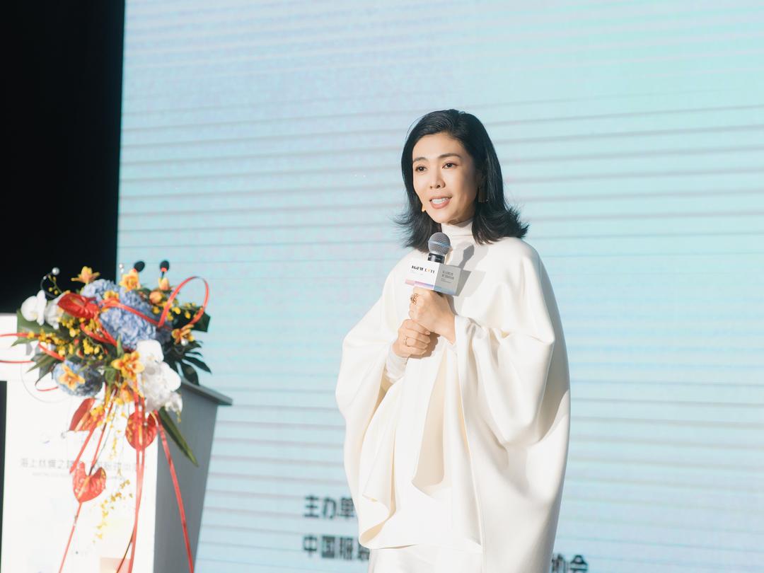 中心馆长,前时尚集团总裁苏芒受邀发表题为《时尚的内核》的主旨演讲