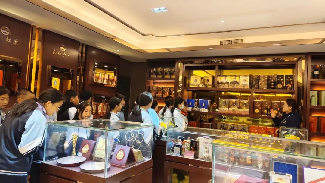 党建联动，根植文化自信：<a href=https://www.shidiannet.com/zt/shaanxi/ target=_blank class=infotextkey>陕西</a>白水杜康酒厂与杜康社区党支部联合开展主题研学活动