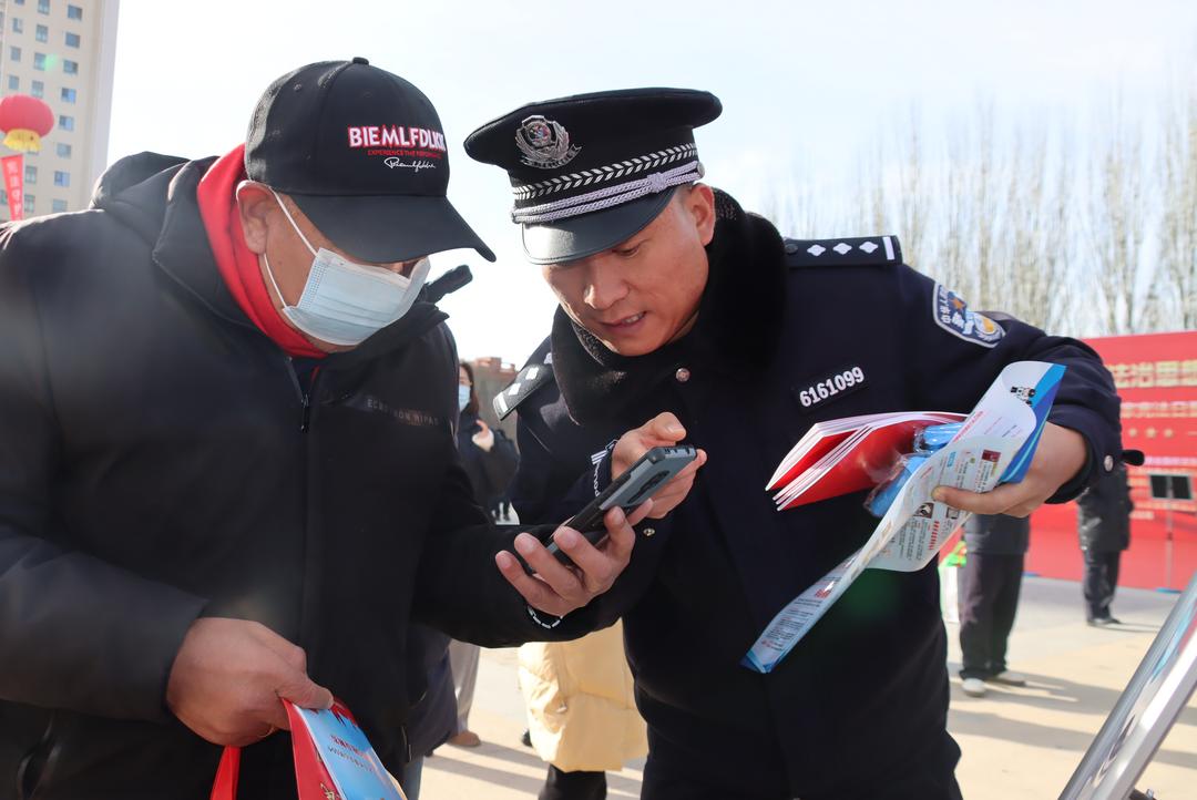 靖边公安:请走进“沉浸式”普法“宪”场