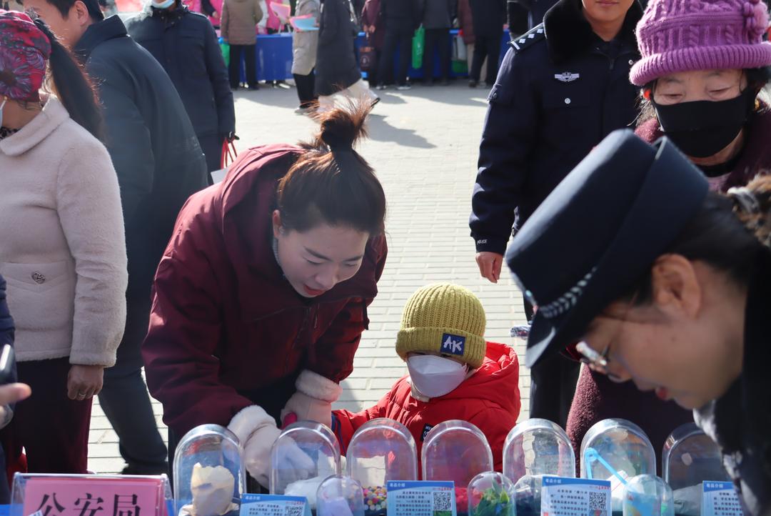 靖边公安：请走进“沉浸式”普法“宪”场