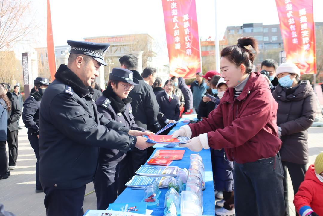 靖边公安：请走进“沉浸式”普法“宪”场